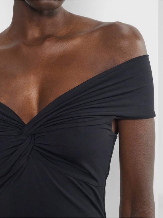 Aritzia Tops - Aritzia Contour Black Ribbed Top
